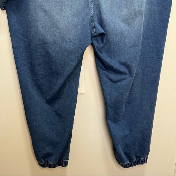 Pennington’s Medium Wash Knit-Like Denim Jogger, 1948 Fit - d/C JEANS Size 3x - Picture 8 of 15
